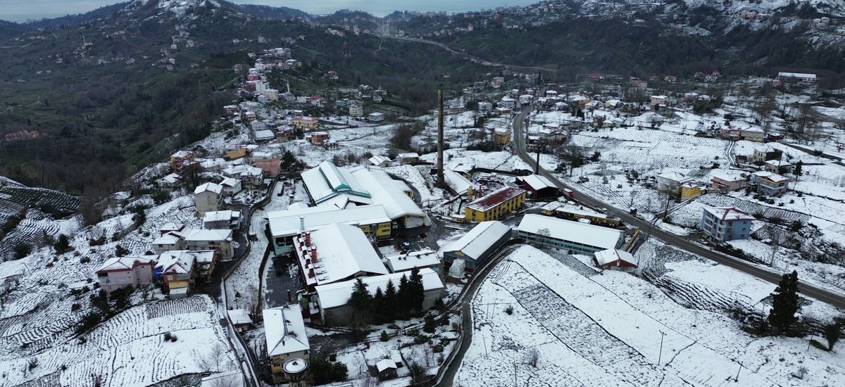 Ortapazar Çay Fabrikası Karla Kaplı Manzara