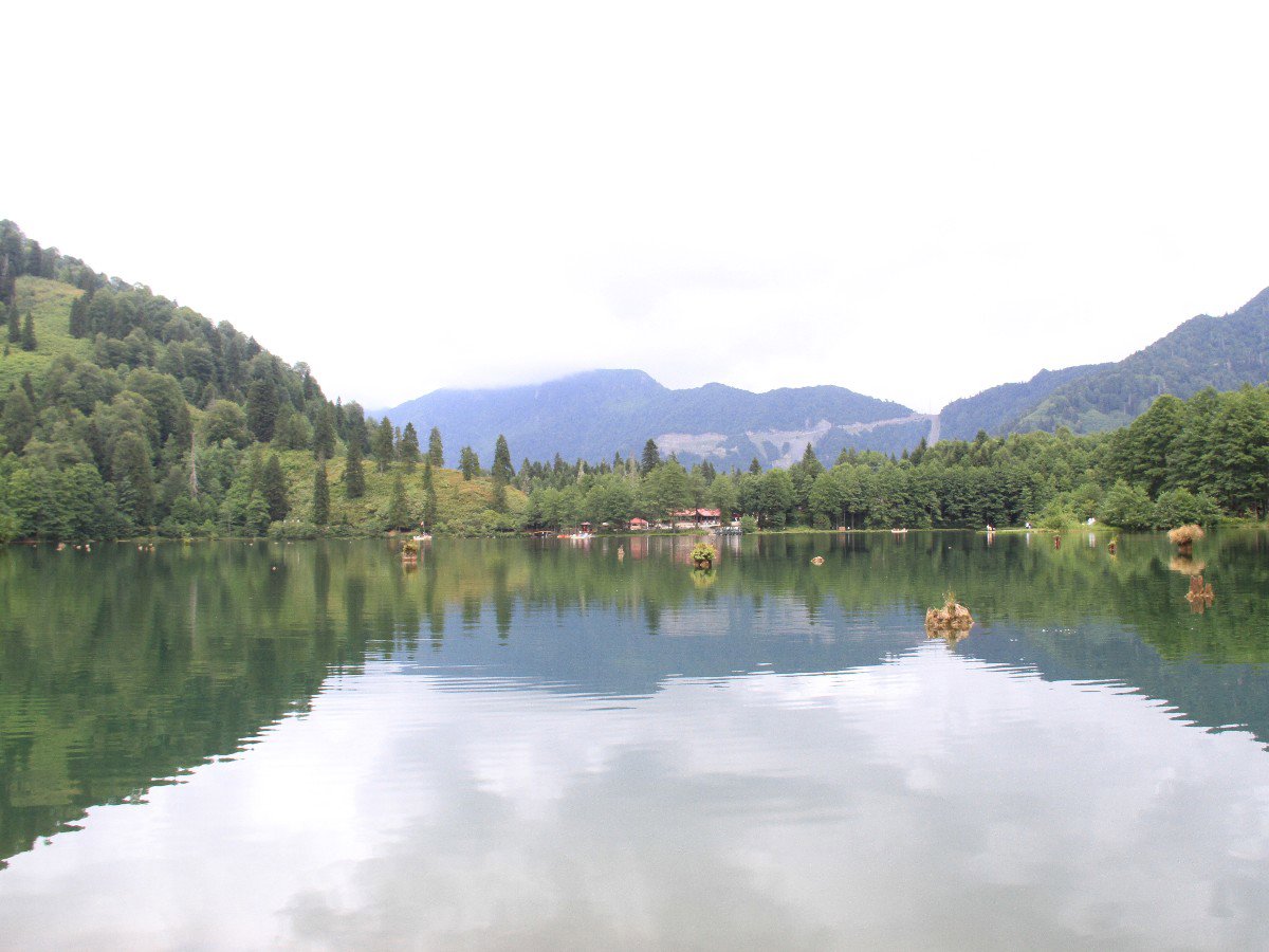 Borçka Karagöl Yansıma