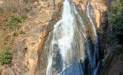 Ağaran Şelalesi