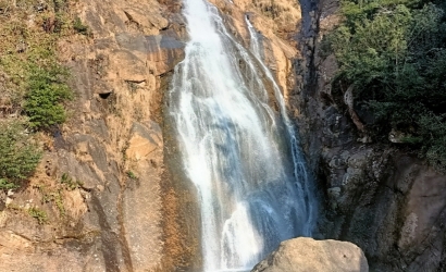 Ağaran Şelalesi