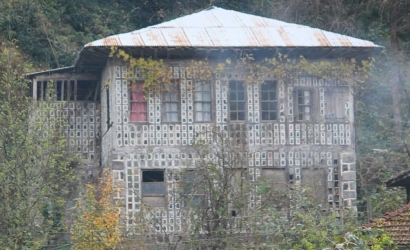 Fındıklı yöresi taş dolgu evler