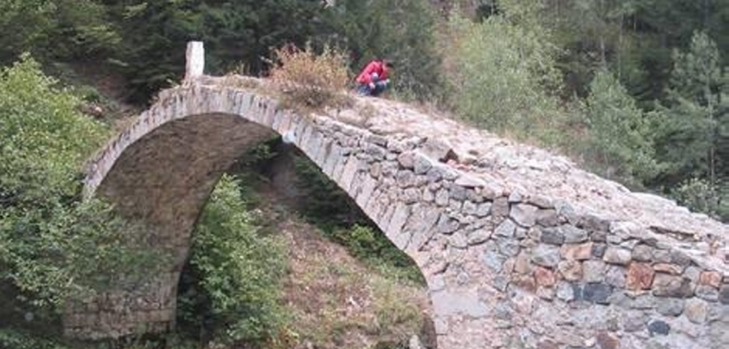 Diktaş (İksenit) Köprüsü